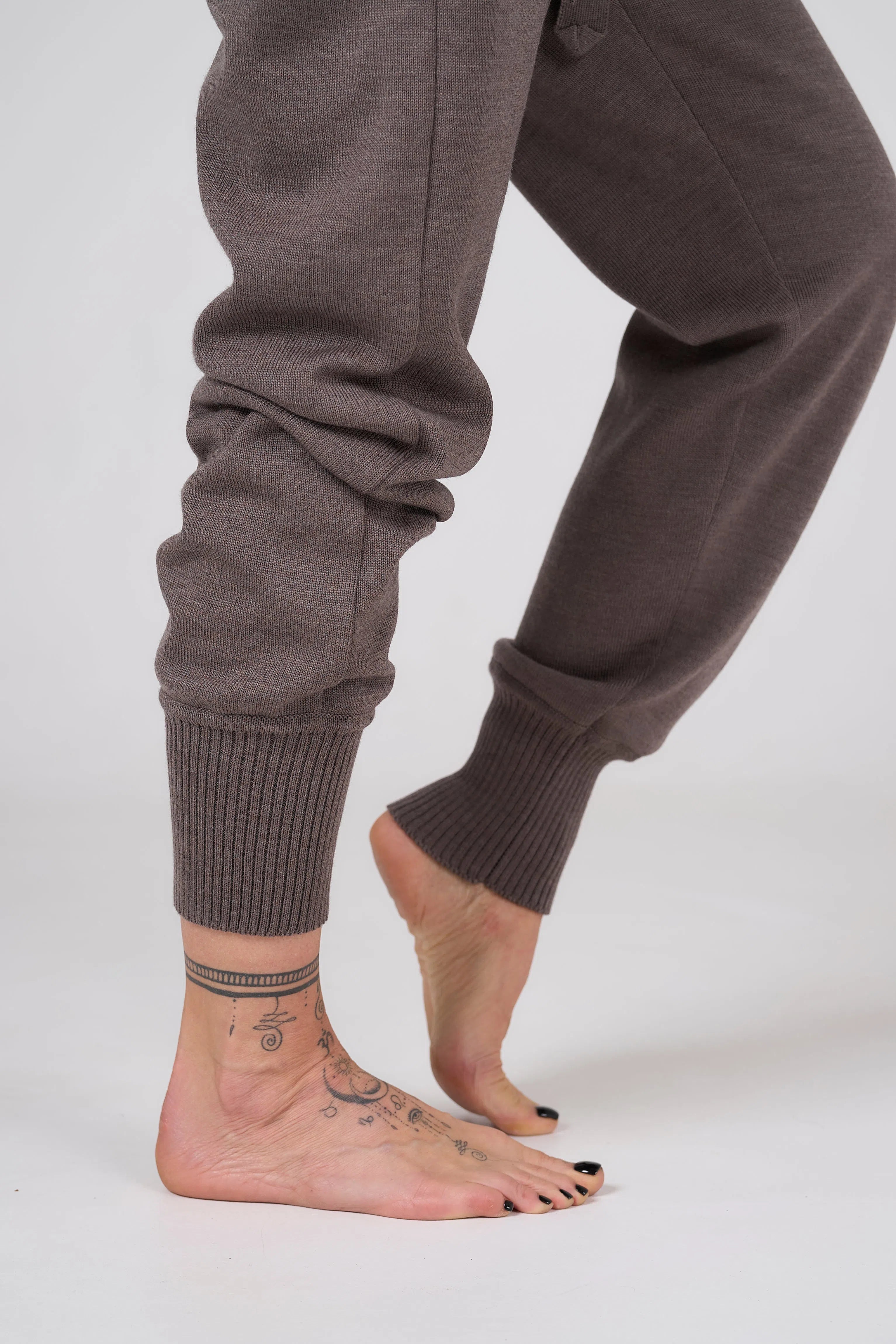 Knitted suit with hoodie | Nut color