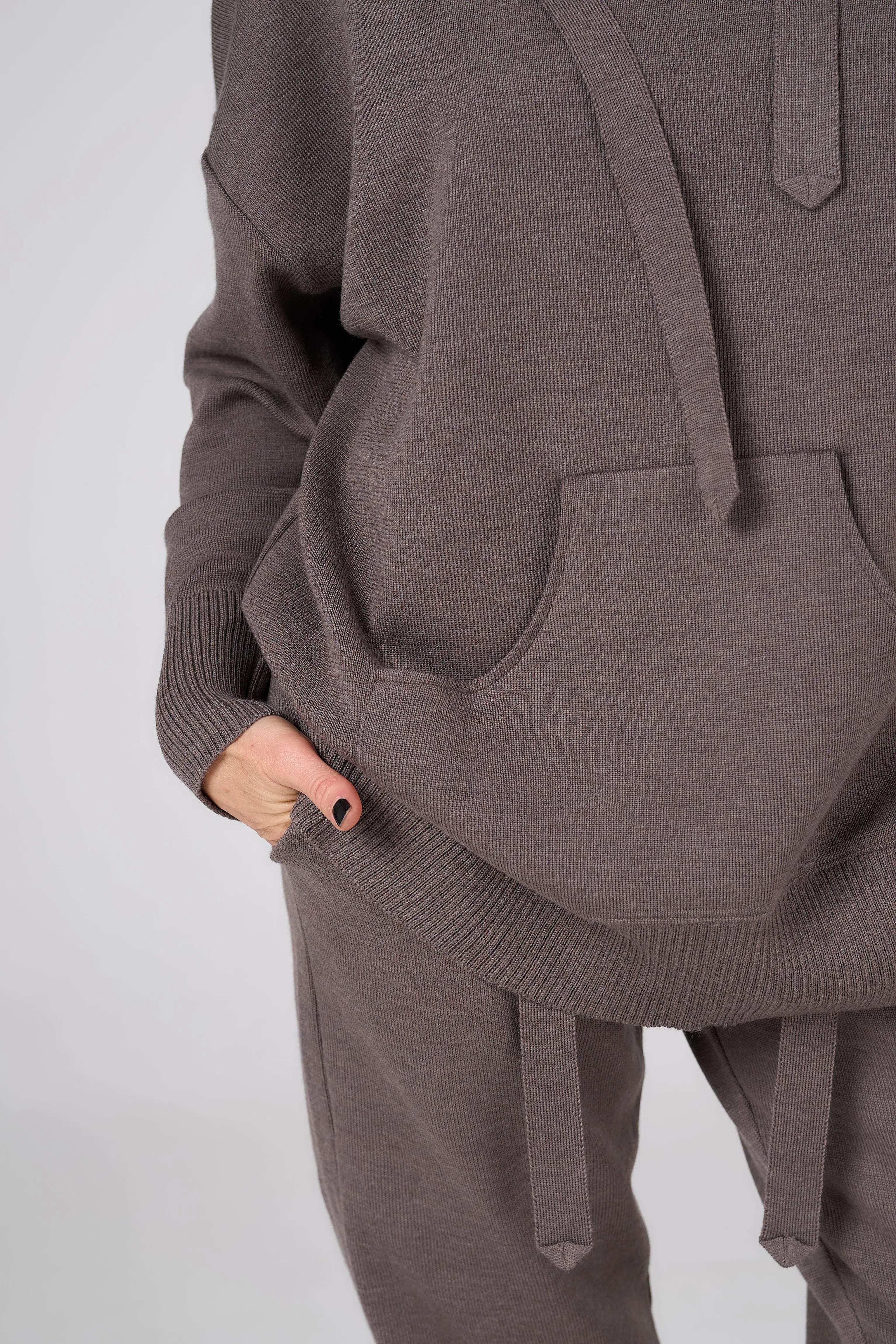 Knitted suit with hoodie | Nut color