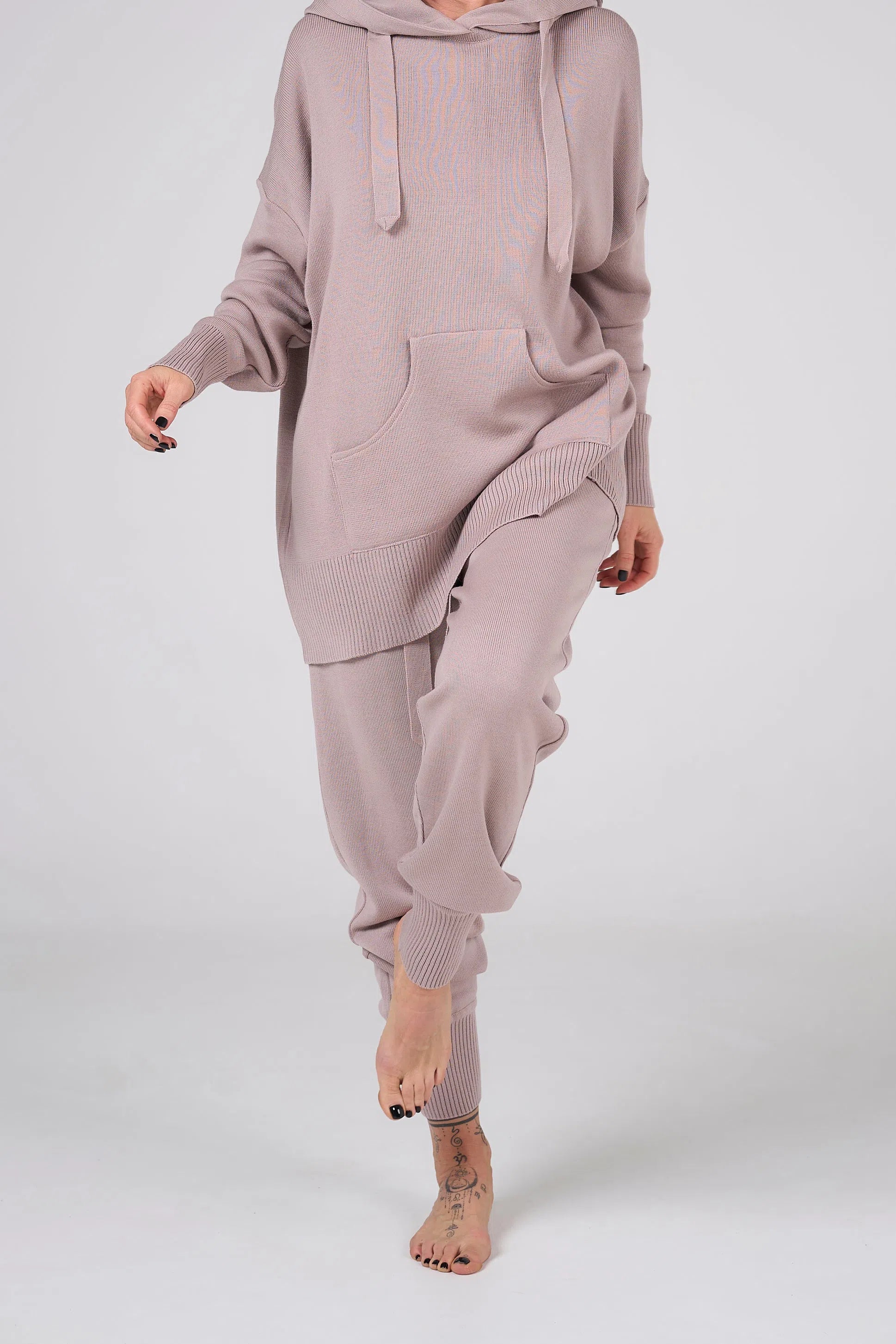 Knitted suit with hoodie | Powder color