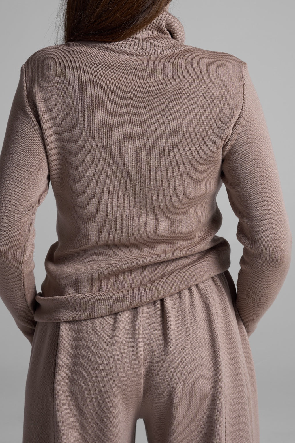 Cacao knitted set - back view