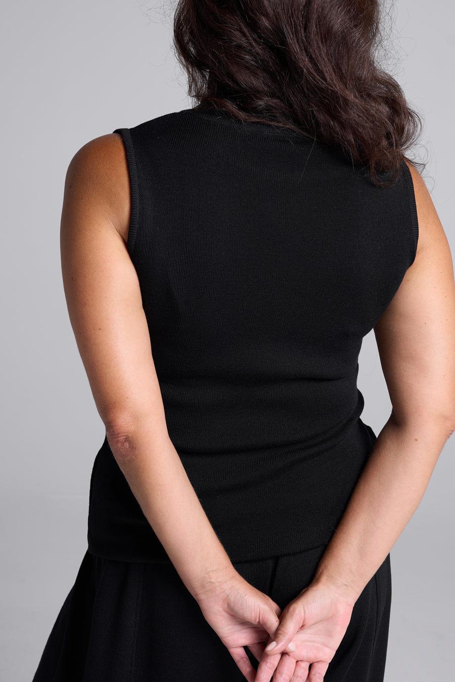 Anthracite knitted set - back view