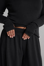 Anthracite knitted set - waist and trousers detail