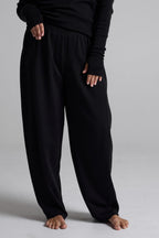 Black knitted set - trousers detail