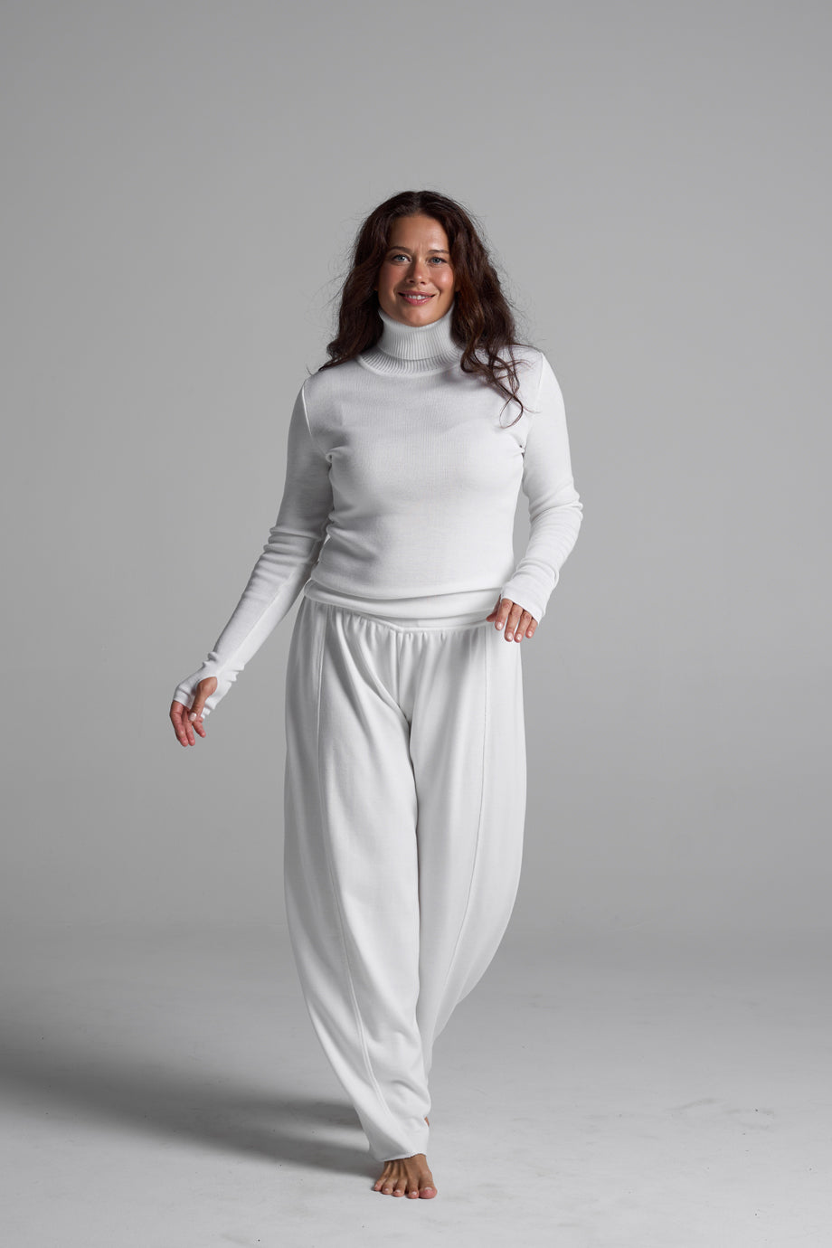 White knitted set - long sleeve front