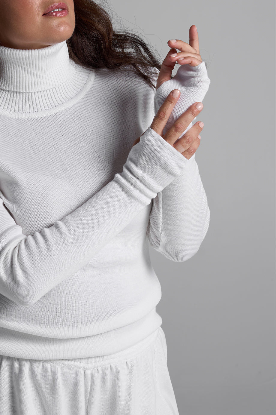 White knitted set - sleeve detail