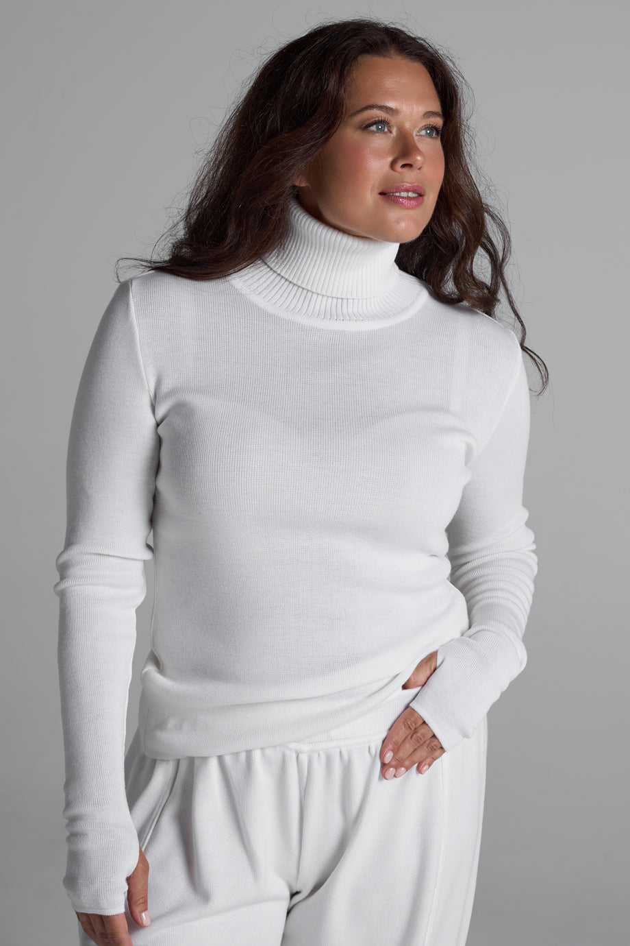 White knitted set - turtleneck detail