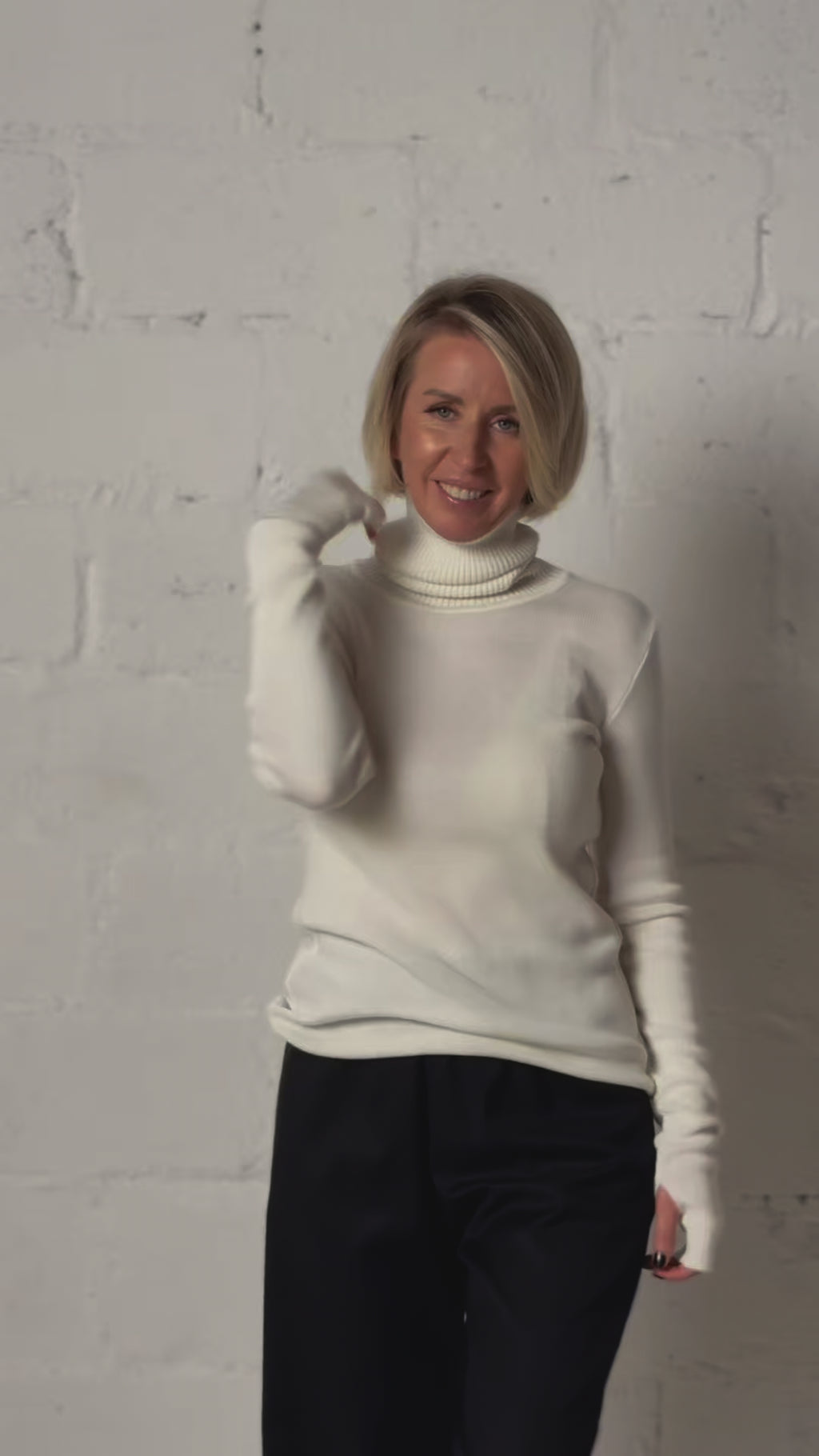 Classic plain Knit sweater | White color