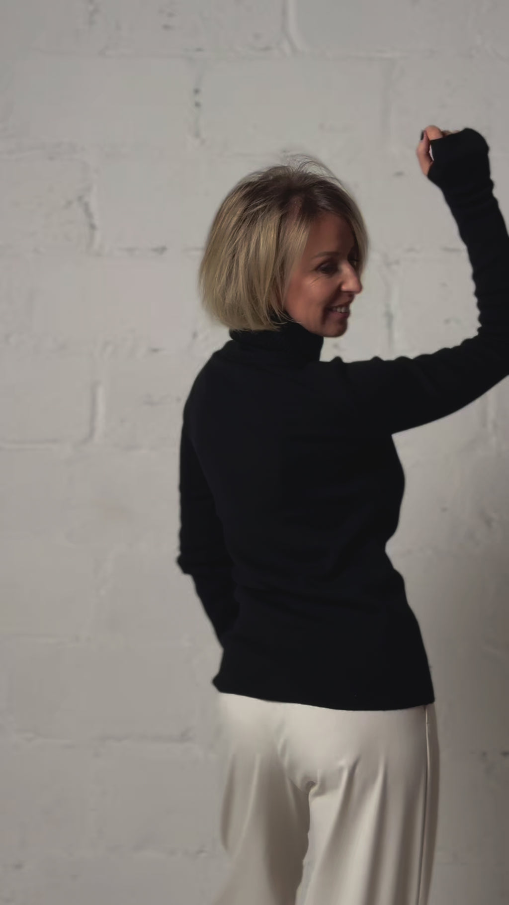 Classic plain Knit sweater | Black color